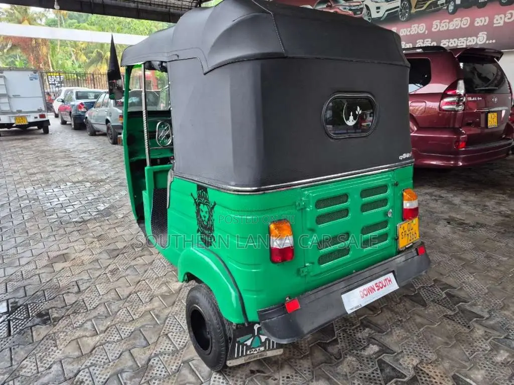 Bajaj 4 Stroke 2007 Three Wheel (Used)