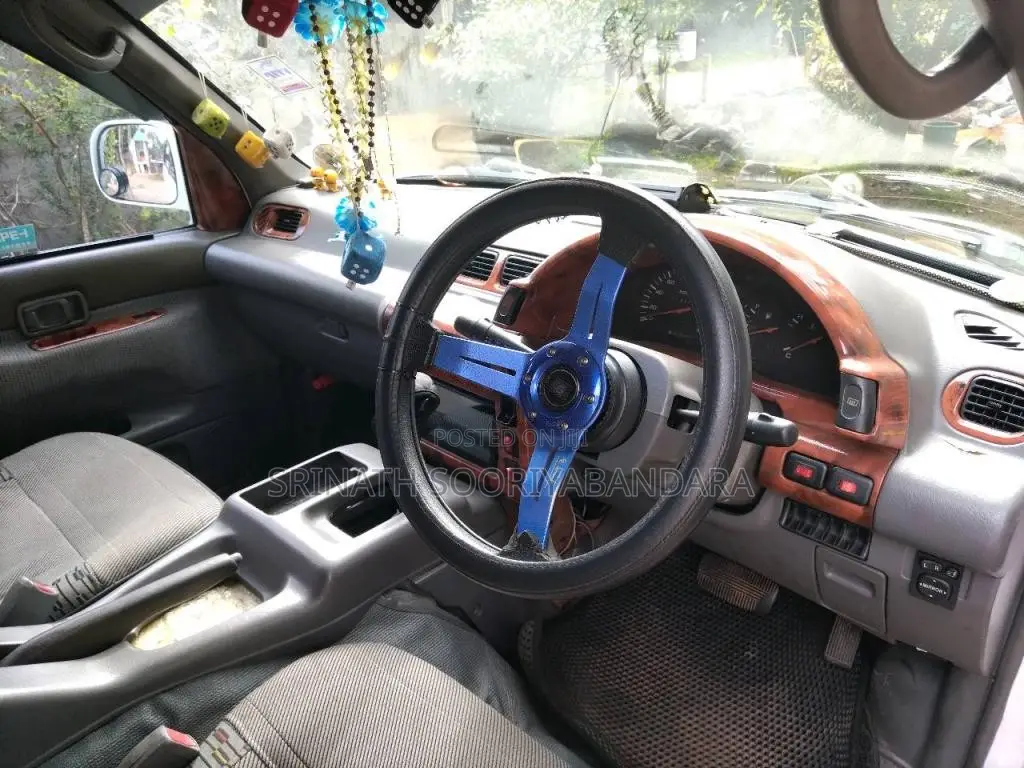 Nissan Serena 1997 Van (Used)