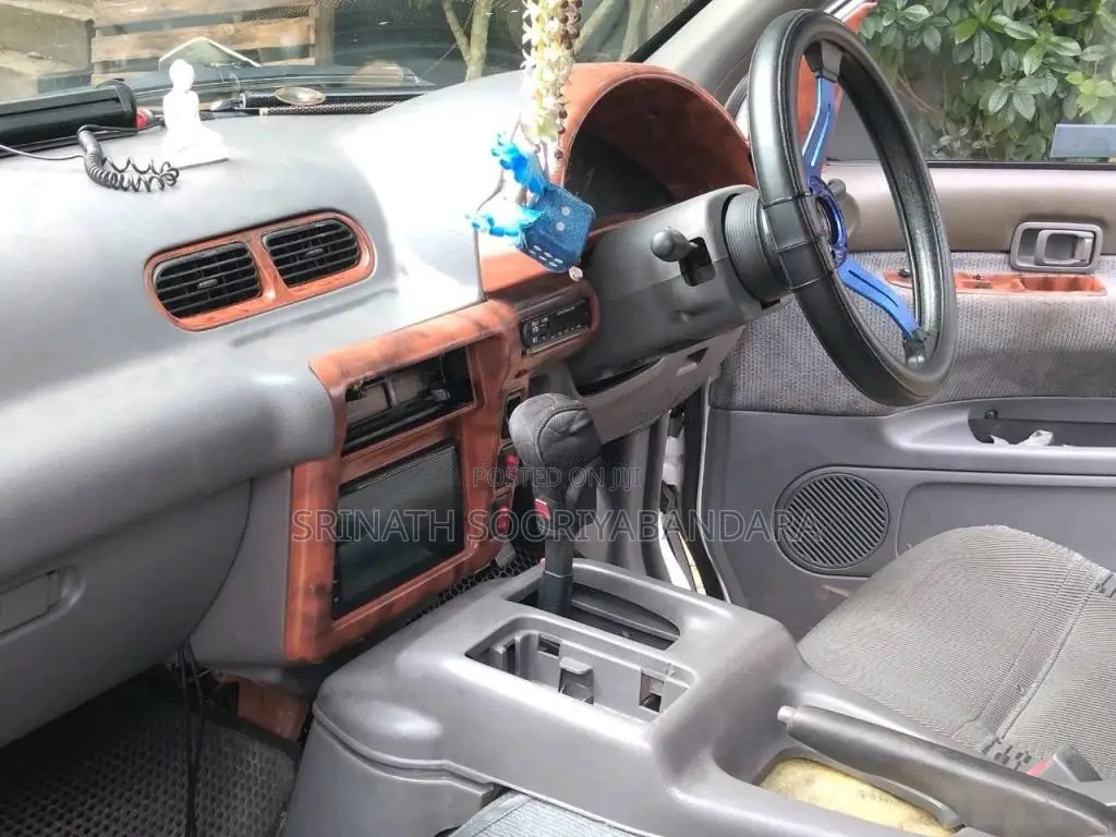 Nissan Serena 1997 Van (Used)
