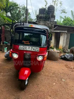 Bajaj 4 Stroke 2010 Three Wheel (Used)