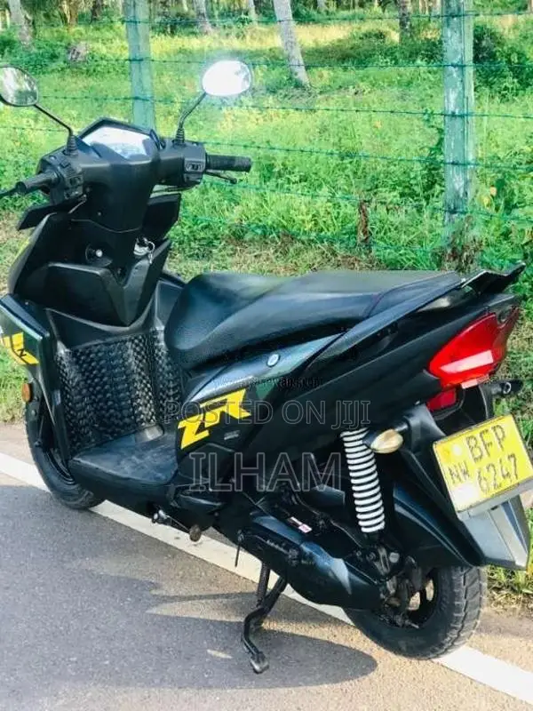 Yamaha ZR 2017 Motorbike (Used)