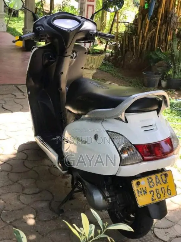 Honda Activa 2013 Motorbike (Used)