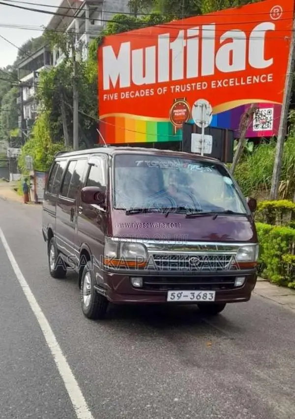 Toyota Dolphin LH102 1993 Van (Used)