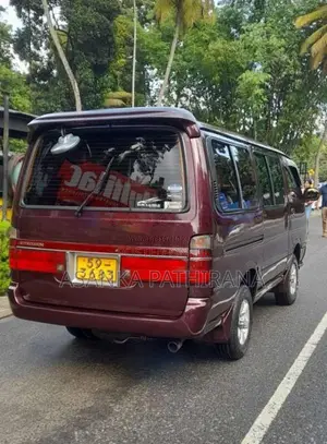 Toyota Dolphin LH102 1993 Van (Used)