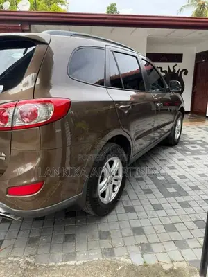 Hyundai Santa Fe 2011 SUV (Used)