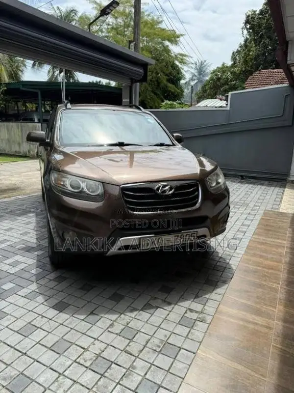 Hyundai Santa Fe 2011 SUV (Used)