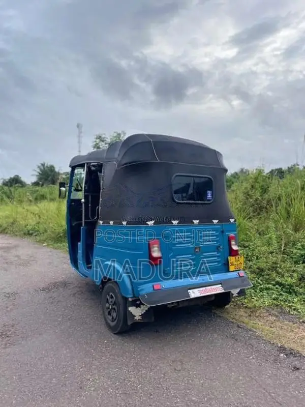 Bajaj RE 2014 Three Wheel (Used)