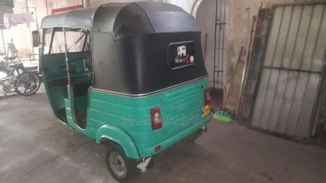 Bajaj RE 2 Stroke 2005 Three Wheel (Used)