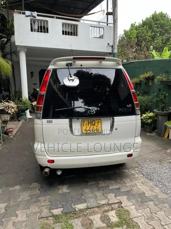 Toyota Noah KR41 1998 Van (Used)