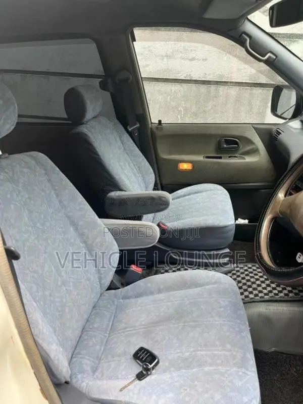 Toyota Noah KR41 1998 Van (Used)