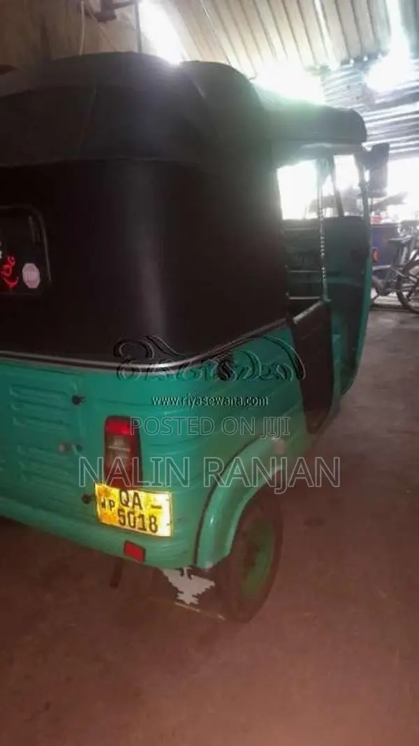 Bajaj RE 2 Stroke 2005 Three Wheel (Used)