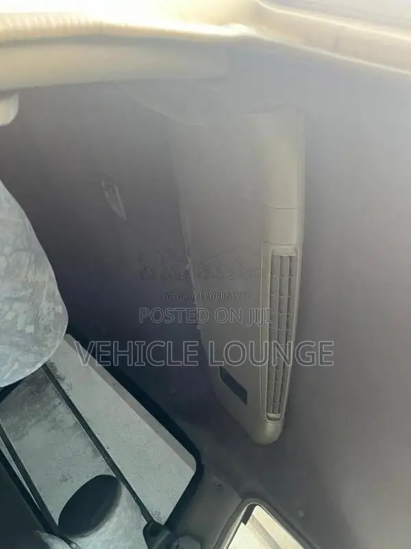 Toyota Noah KR41 1998 Van (Used)