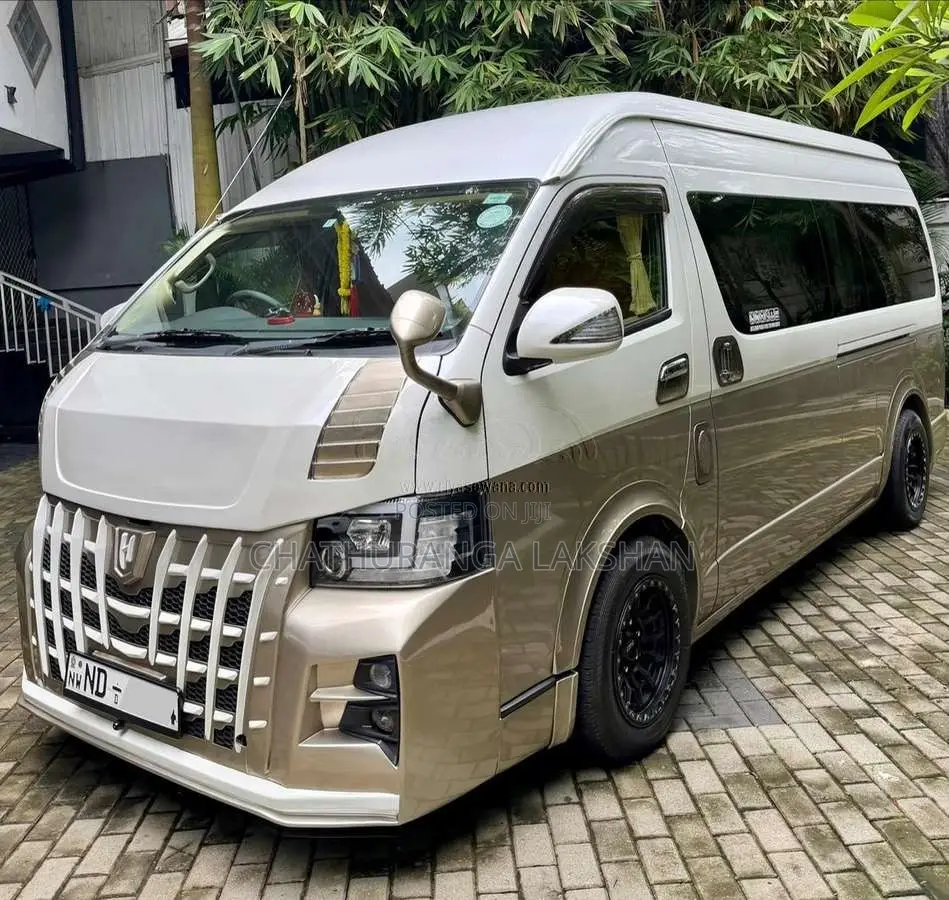 Toyota KDH 2018 Van (Used)