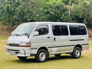 Toyota Dolphin 1999 Van (Used)