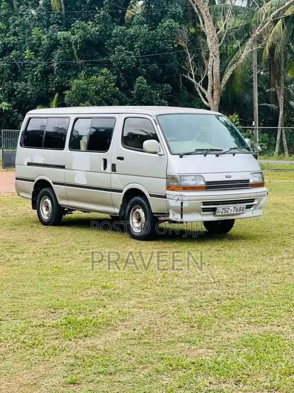 Toyota Dolphin 1999 Van (Used)