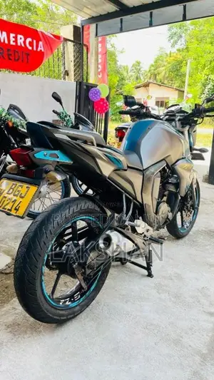 Yamaha FZ Version 2.0 2018 Motorbike (Used)