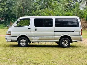 Toyota Dolphin 1999 Van (Used)