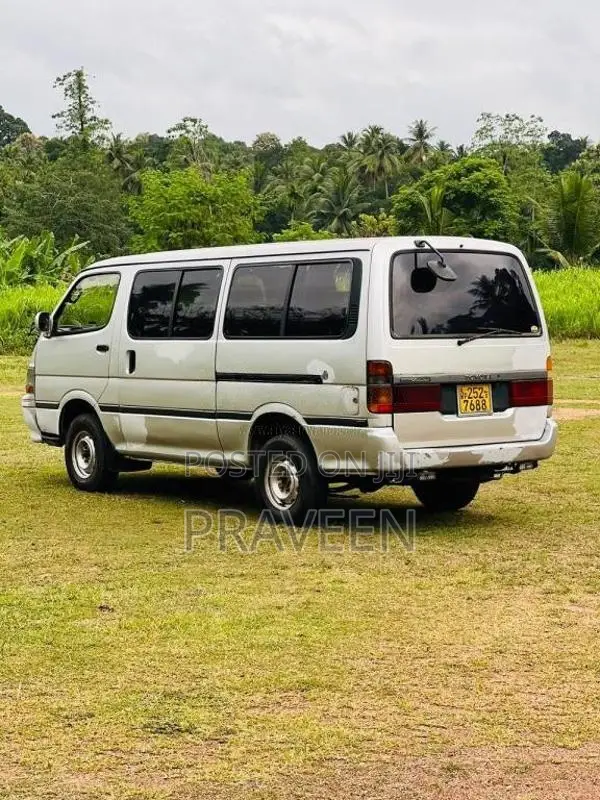 Toyota Dolphin 1999 Van (Used)