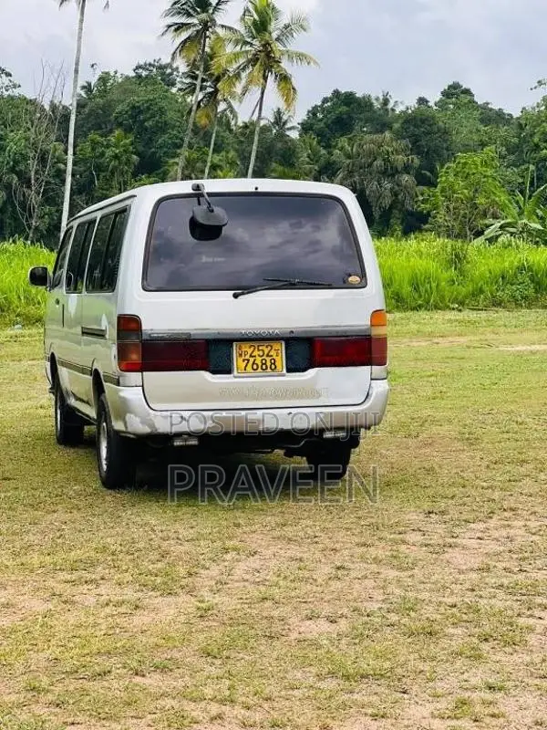 Toyota Dolphin 1999 Van (Used)