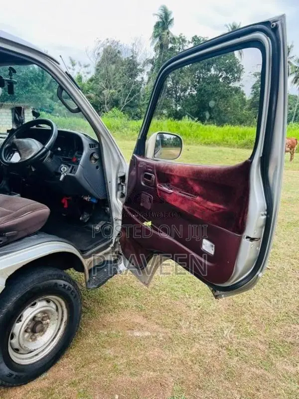 Toyota Dolphin 1999 Van (Used)