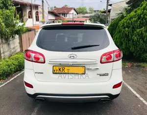Hyundai Santa Fe 2011 SUV (Used)