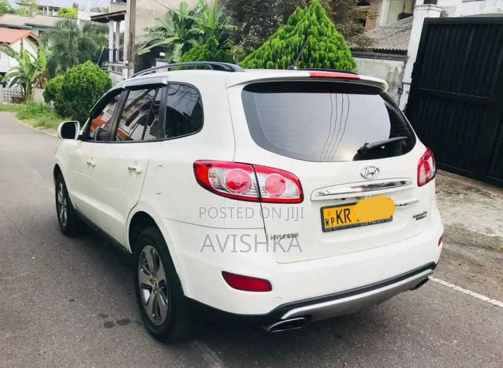 Hyundai Santa Fe 2011 SUV (Used)