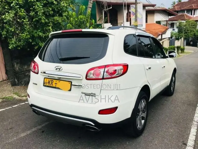 Hyundai Santa Fe 2011 SUV (Used)