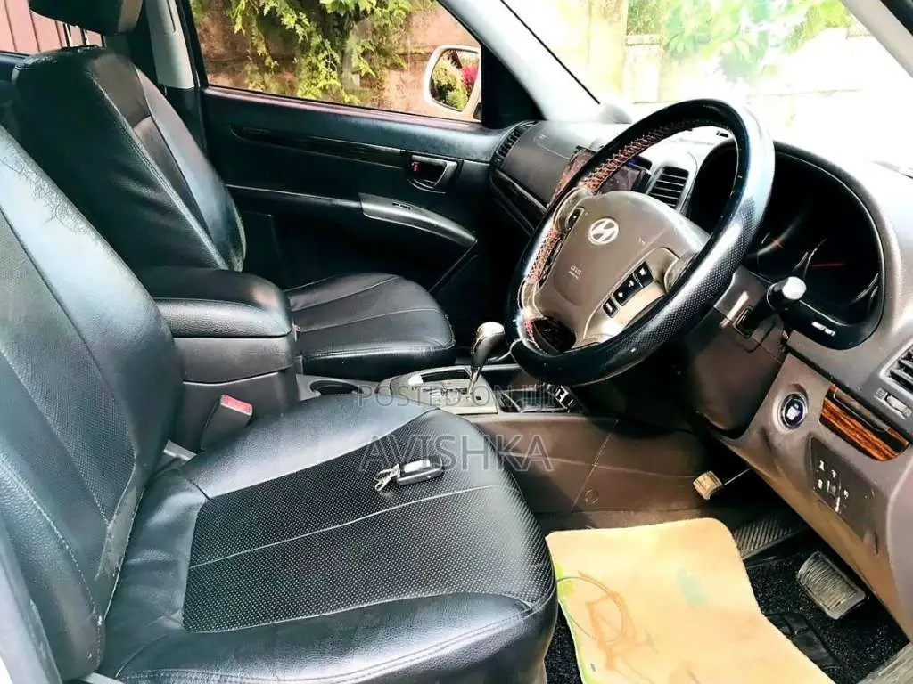 Hyundai Santa Fe 2011 SUV (Used)