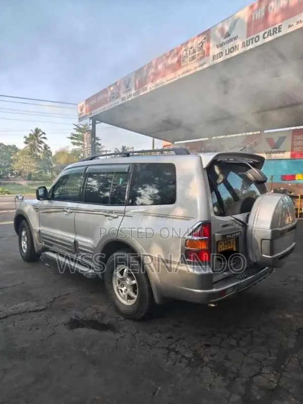 Mitsubishi Montero 2000 SUV (Used)