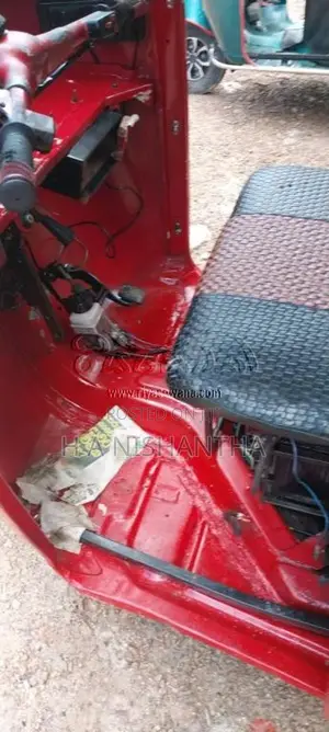 Bajaj RE 1999 Three Wheel (Used)