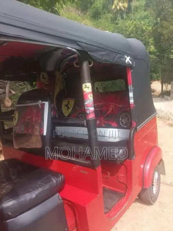 Bajaj RE 2016 Three Wheel (Used)