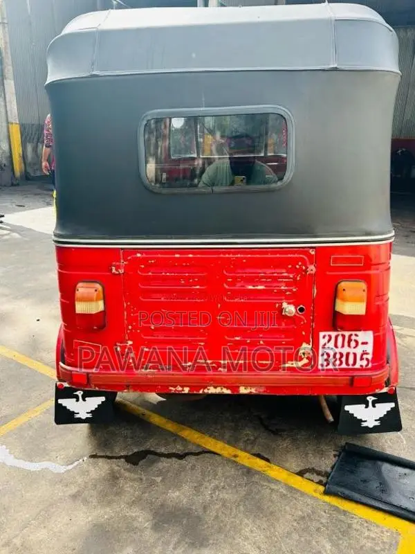 Bajaj RE 2000 Three Wheel (Used)