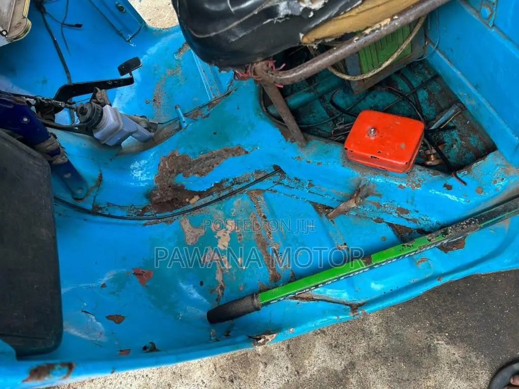 Bajaj 2 Stroke 1992 Three Wheel (Used)
