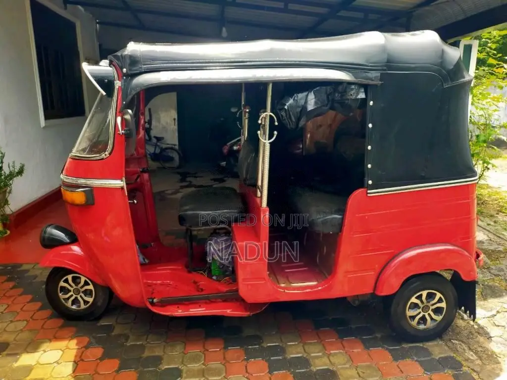 Bajaj RE 1999 Three Wheel (Used)