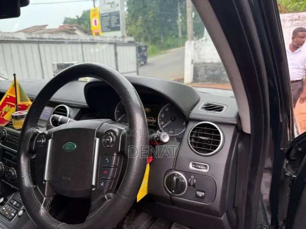 Land-Rover Discovery 4 2012 SUV (Used)