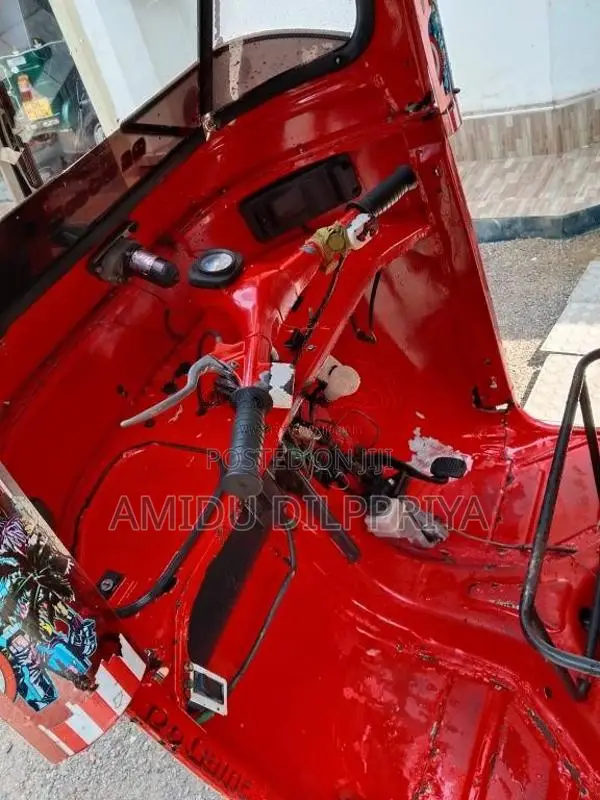 Bajaj 2 stroke 2005 Three Wheel (Used)