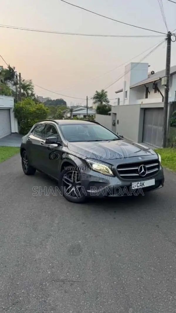 Mercedes-Benz GLA 200 2015 SUV (Used)