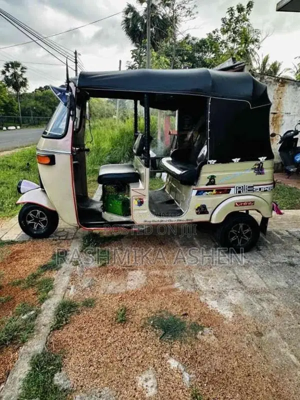 Bajaj 2 Stroke 2000 Three Wheel (Used)