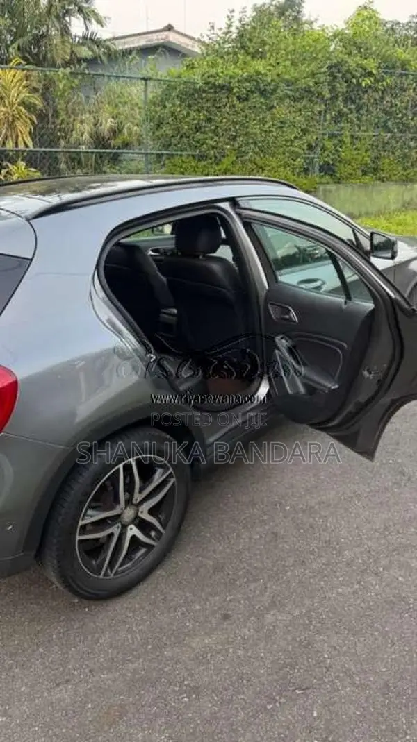 Mercedes-Benz GLA 200 2015 SUV (Used)