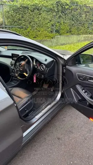 Mercedes-Benz GLA 200 2015 SUV (Used)