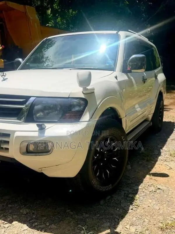 Mitsubishi MONTERO 2000 SUV (Used)