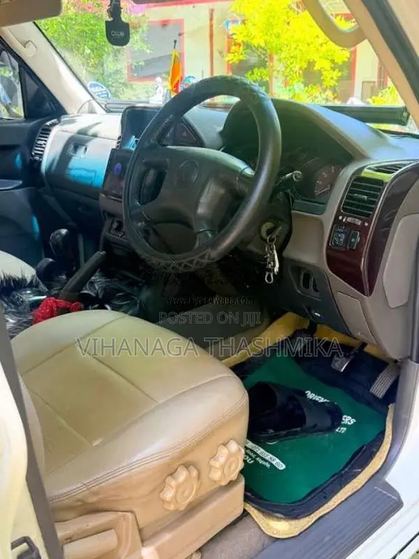 Mitsubishi MONTERO 2000 SUV (Used)
