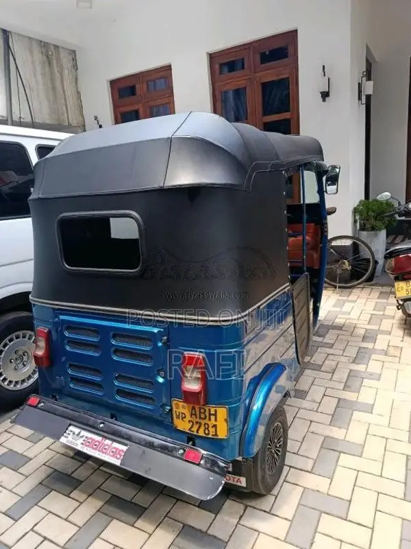 Bajaj RE 4 Stroke 2015 Three Wheel (Used)