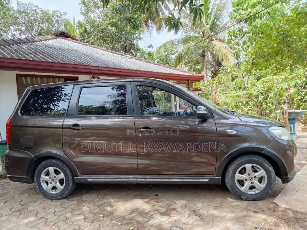 DFSK Glory 2016 SUV (Used)