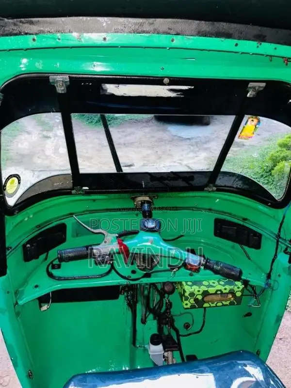 Bajaj 2 Stroke 2005 Three Wheel (Used)