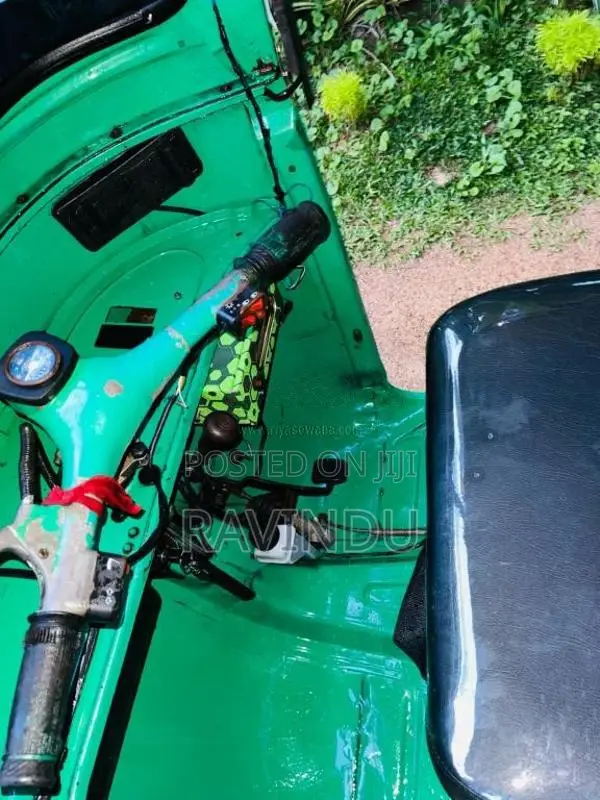 Bajaj 2 Stroke 2005 Three Wheel (Used)