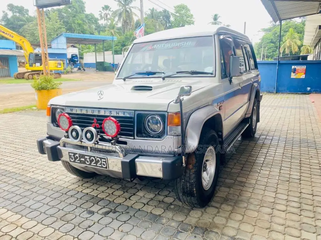 Mitsubishi Pajero 1985 SUV (Used)