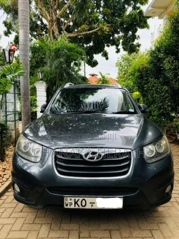 Hyundai Santa Fe 2011 SUV (Used)