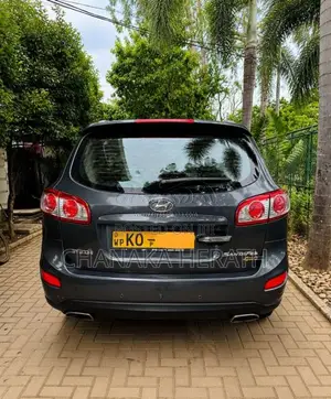 Hyundai Santa Fe 2011 SUV (Used)