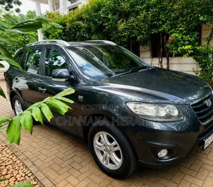 Hyundai Santa Fe 2011 SUV (Used)